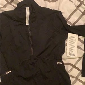 Lululemon front of the pack 1/2 zip